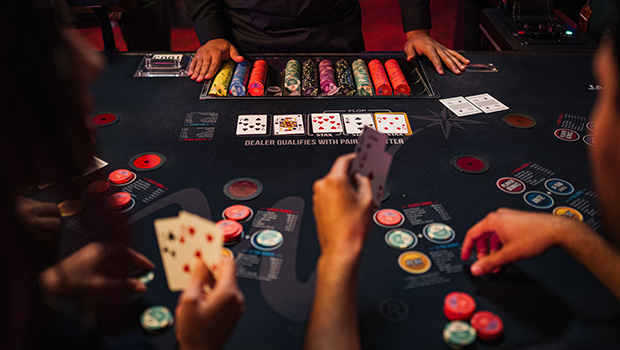 8 Tips to Learn How to Get Good at Poker!