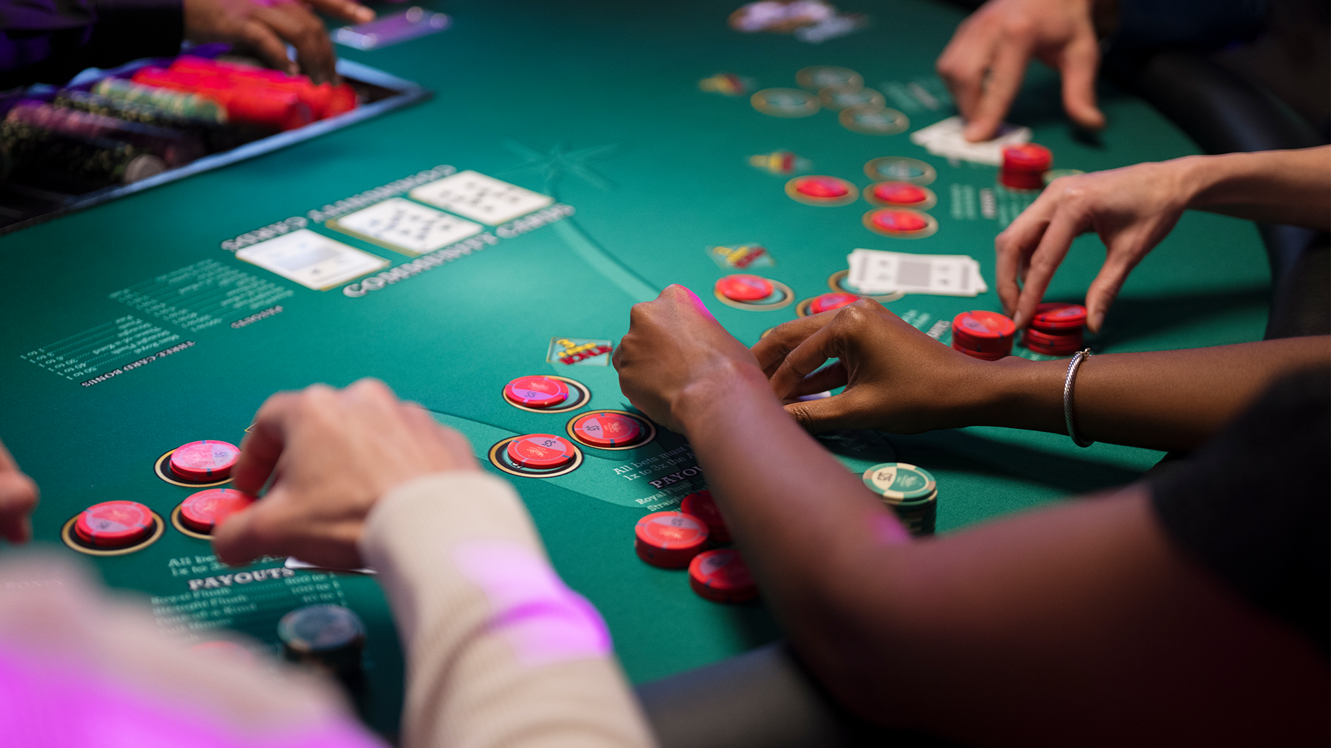 How to Bluff in Poker and Successfully Pull it Off